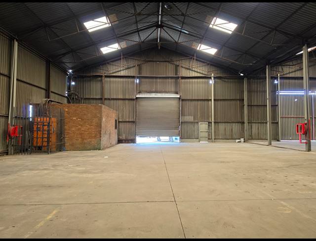 3,200M² WAREHOUSE TO LET IN GERMISTON SOUTH